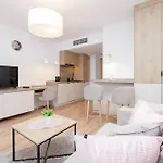 Jantaris Ii By Renters Aparthotel