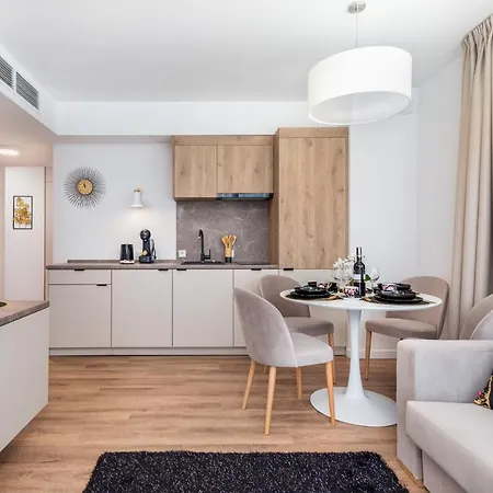 Jantaris Ii By Renters Lägenhetshotell 3*