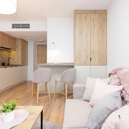 Lägenhetshotell Jantaris Ii By Renters 3*