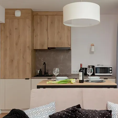 Lägenhetshotell Jantaris Ii By Renters 4*