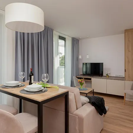 Lägenhetshotell Jantaris Ii By Renters 4*