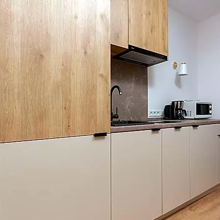 Jantaris Ii By Renters 3*