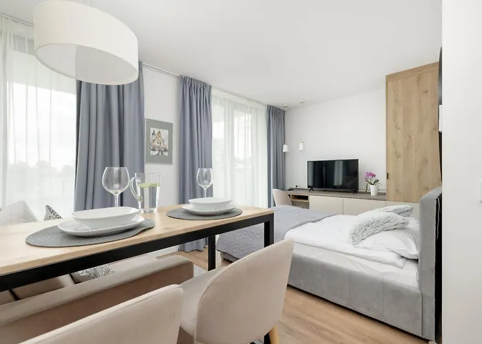 Jantaris Ii By Renters מלון דירות מיילנו